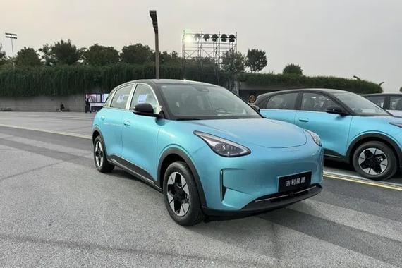 星愿轮毂材质也从钢圈升级到铝合金轮毂
